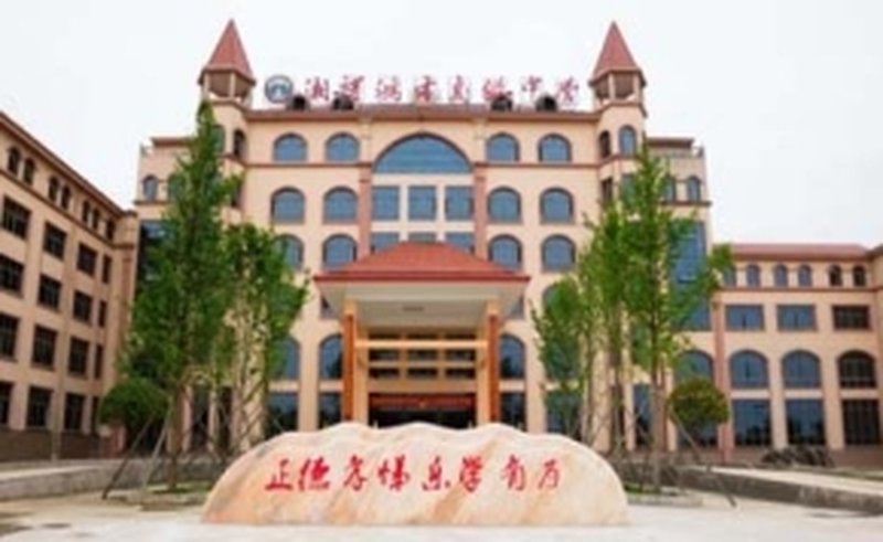 教学楼正门_01